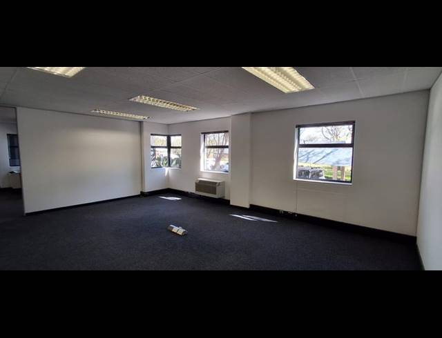 BUSINESS PROPERTY TO RENT IN BRYANSTON